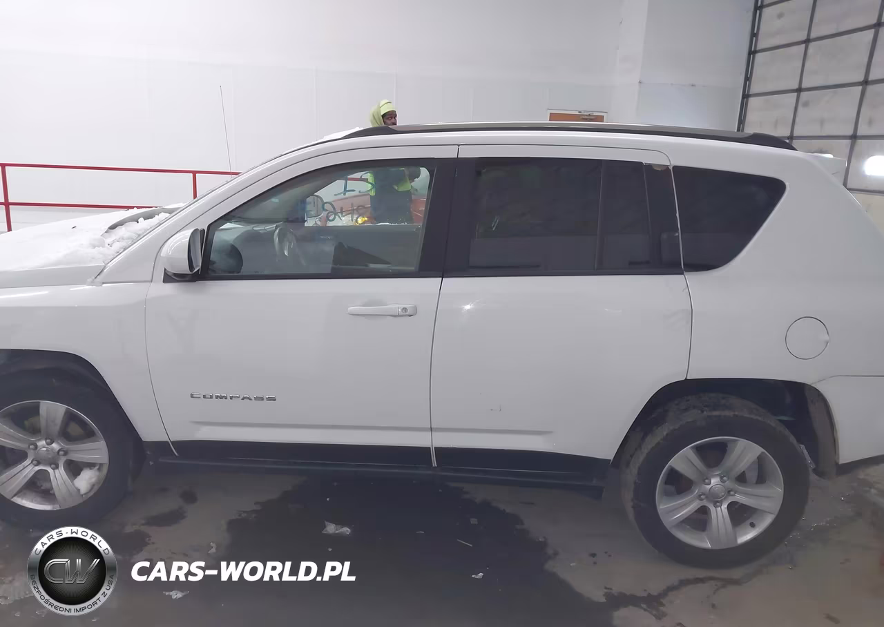 2014 Jeep Compass Latitude VIN:1C4NJCEA4ED503293 - 14