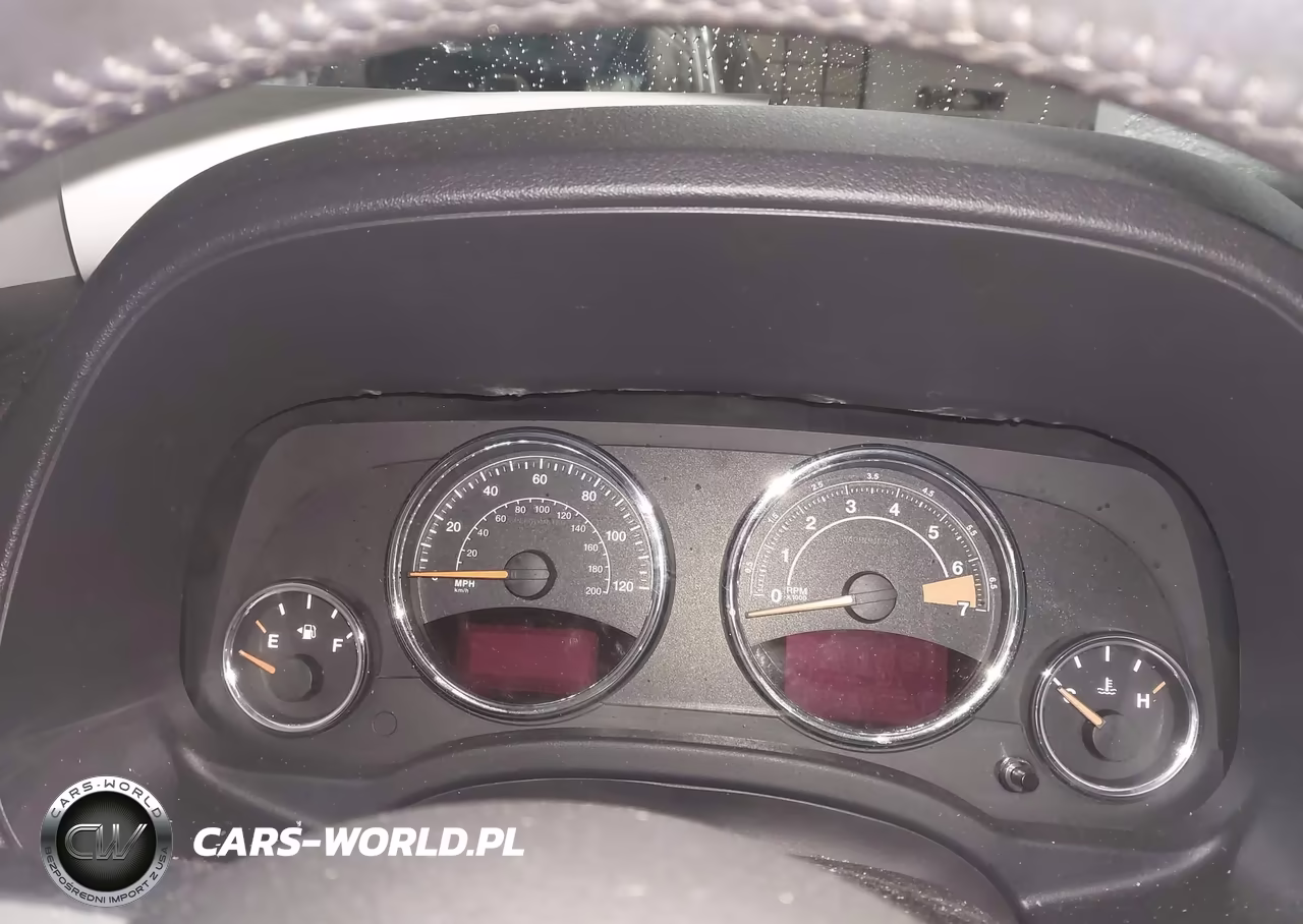 2014 Jeep Compass Latitude VIN:1C4NJCEA4ED503293 - 15