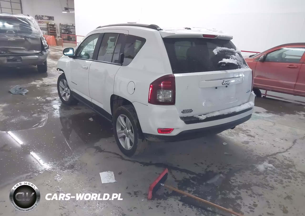 2014 Jeep Compass Latitude VIN:1C4NJCEA4ED503293 - 3