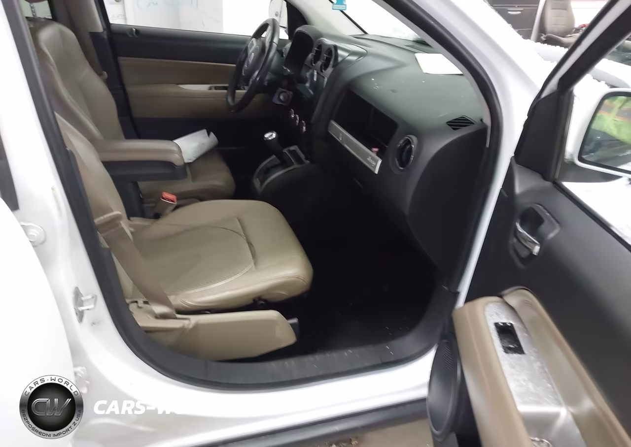 2014 Jeep Compass Latitude VIN:1C4NJCEA4ED503293 - 5