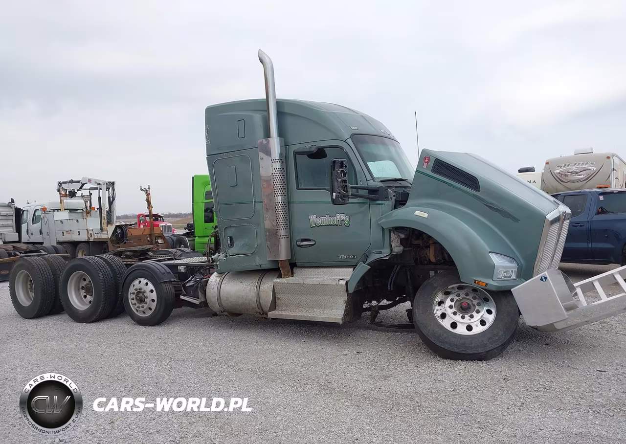 2018 Kenworth T880 VIN:1XKZPP9X2JJ181646 - 13