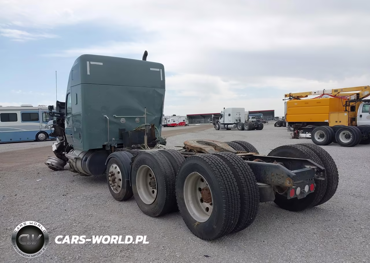 2018 Kenworth T880 VIN:1XKZPP9X2JJ181646 - 3