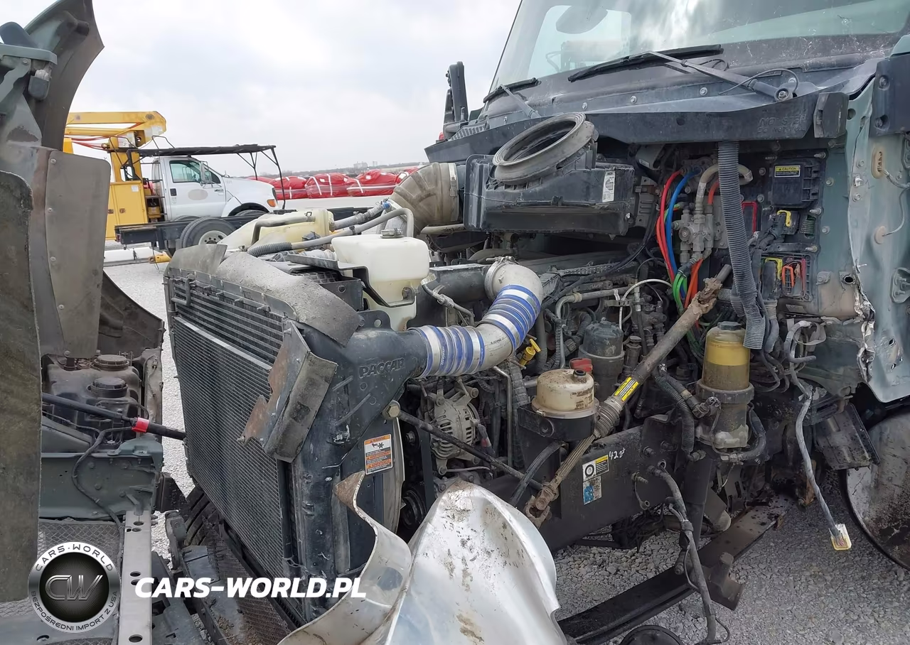 2018 Kenworth T880 VIN:1XKZPP9X2JJ181646 - 9