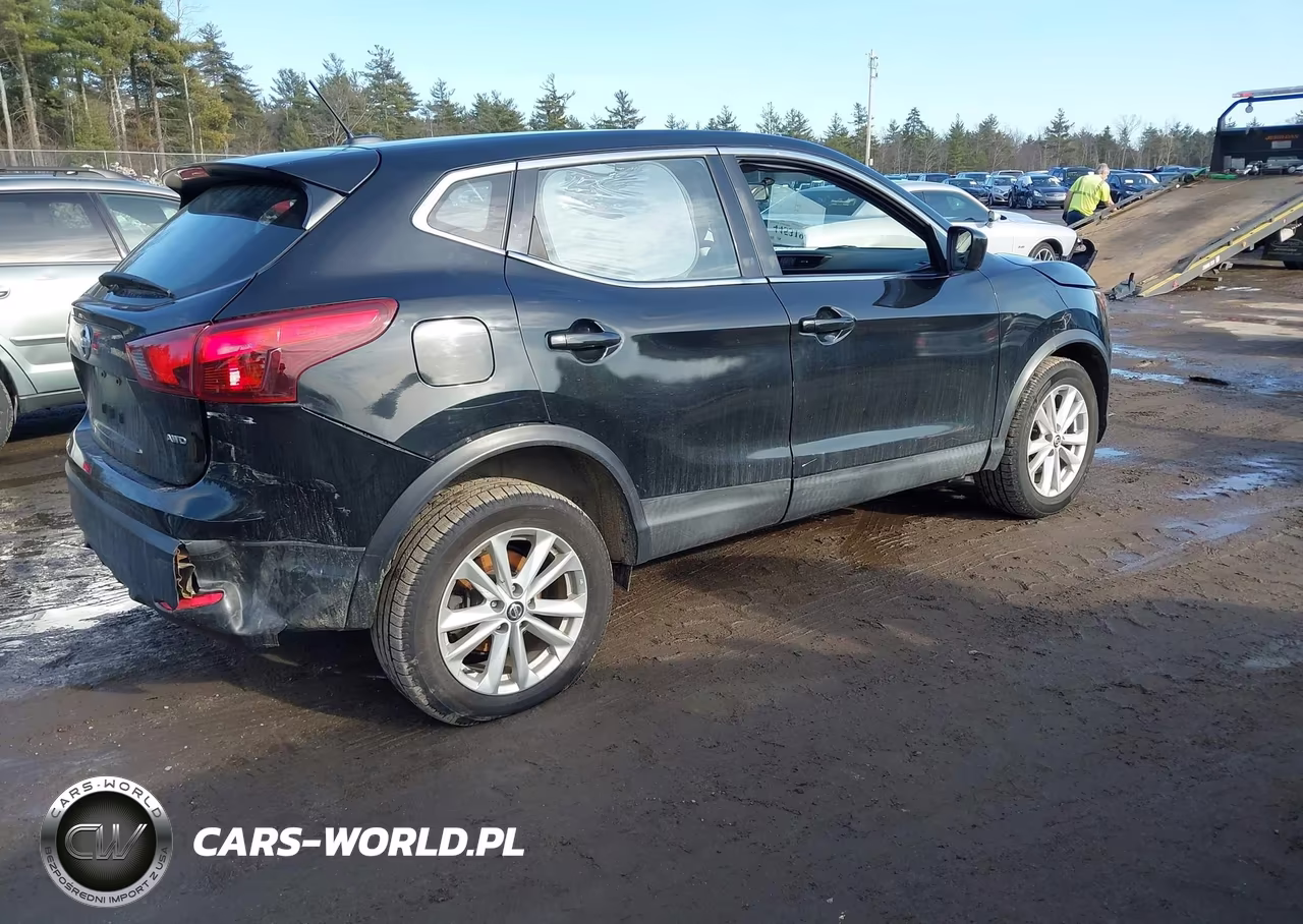 2019 Nissan Rogue Sport S VIN:JN1BJ1CR9KW320927 - 4