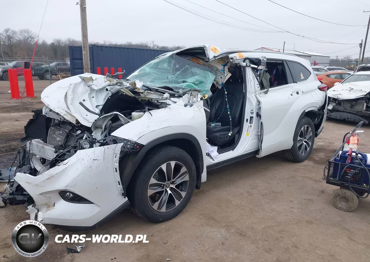 2022 Toyota Highlander Xle VIN:5TDHZRBH4NS235862 - 2