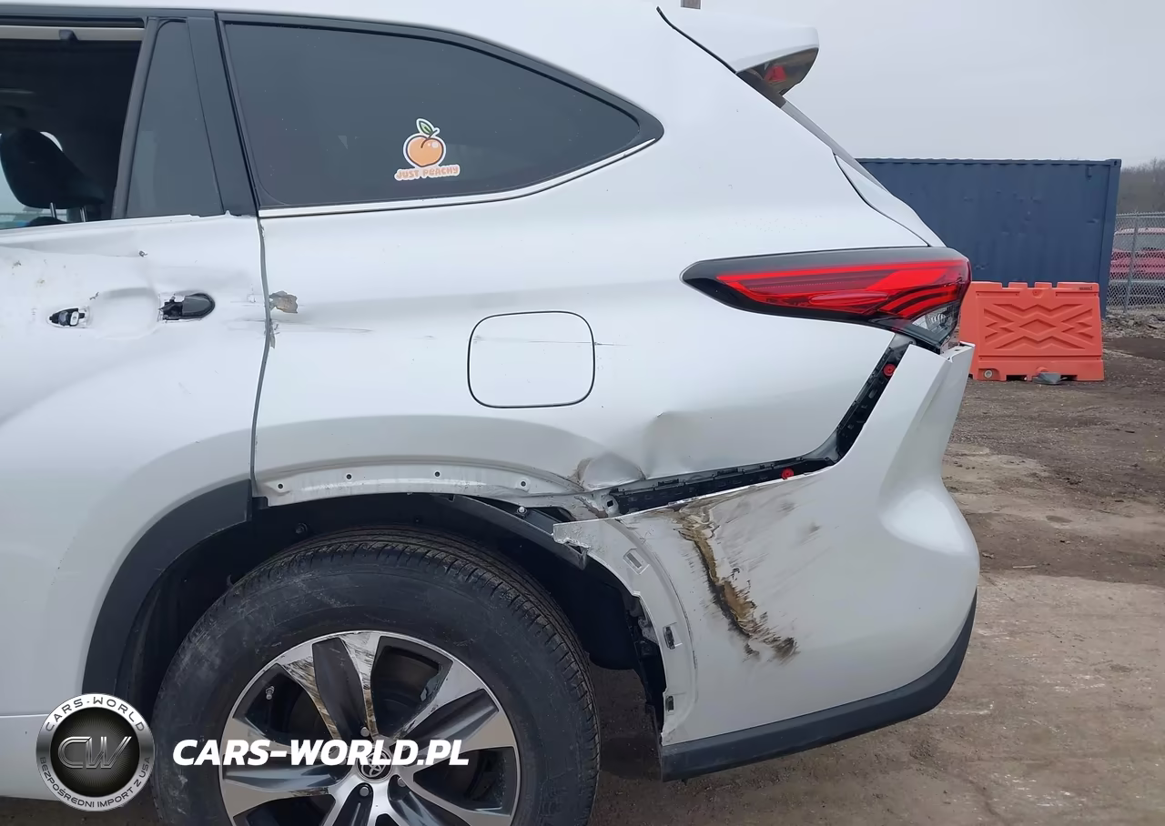 2022 Toyota Highlander Xle VIN:5TDHZRBH4NS235862 - 6