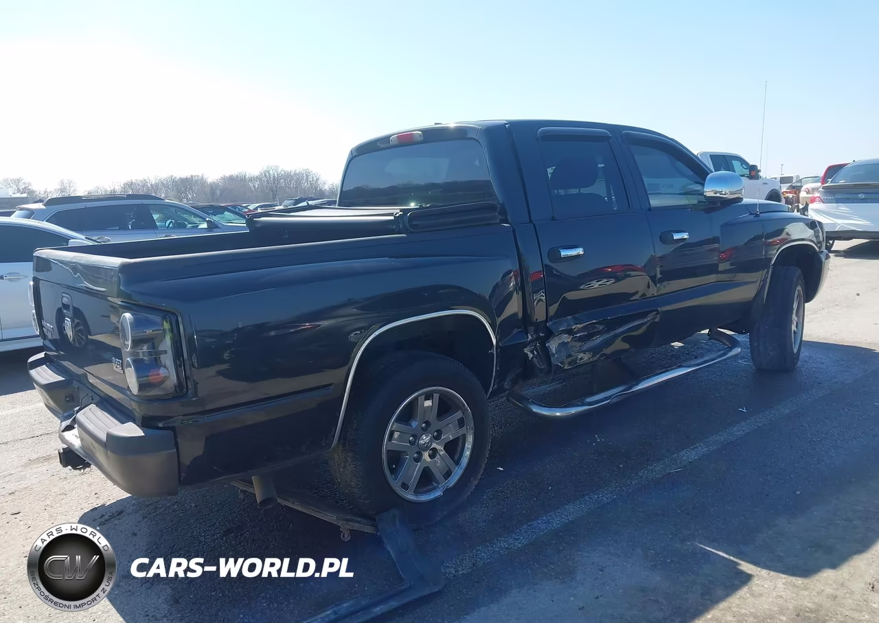 2007 Dodge Dakota Slt VIN:1D7HW48JX7S145346 - 4