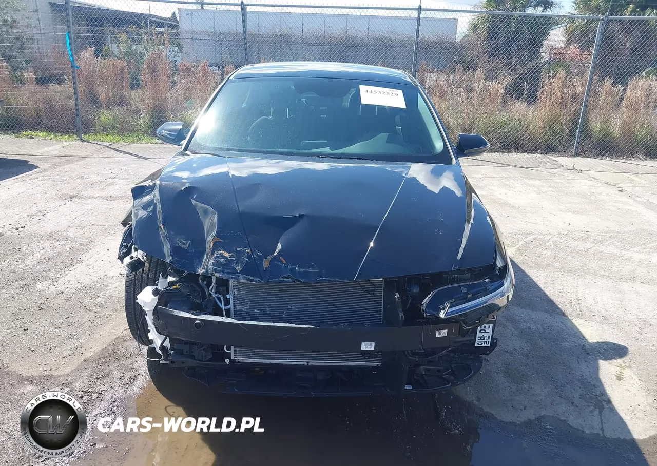 2026 Hyundai Elantra Sel Sport VIN:KMHLM4DG5TU106209 - 12
