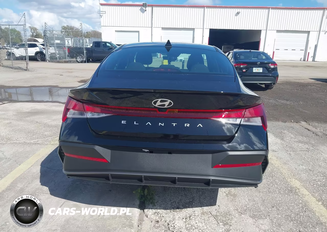 2026 Hyundai Elantra Sel Sport VIN:KMHLM4DG5TU106209 - 16