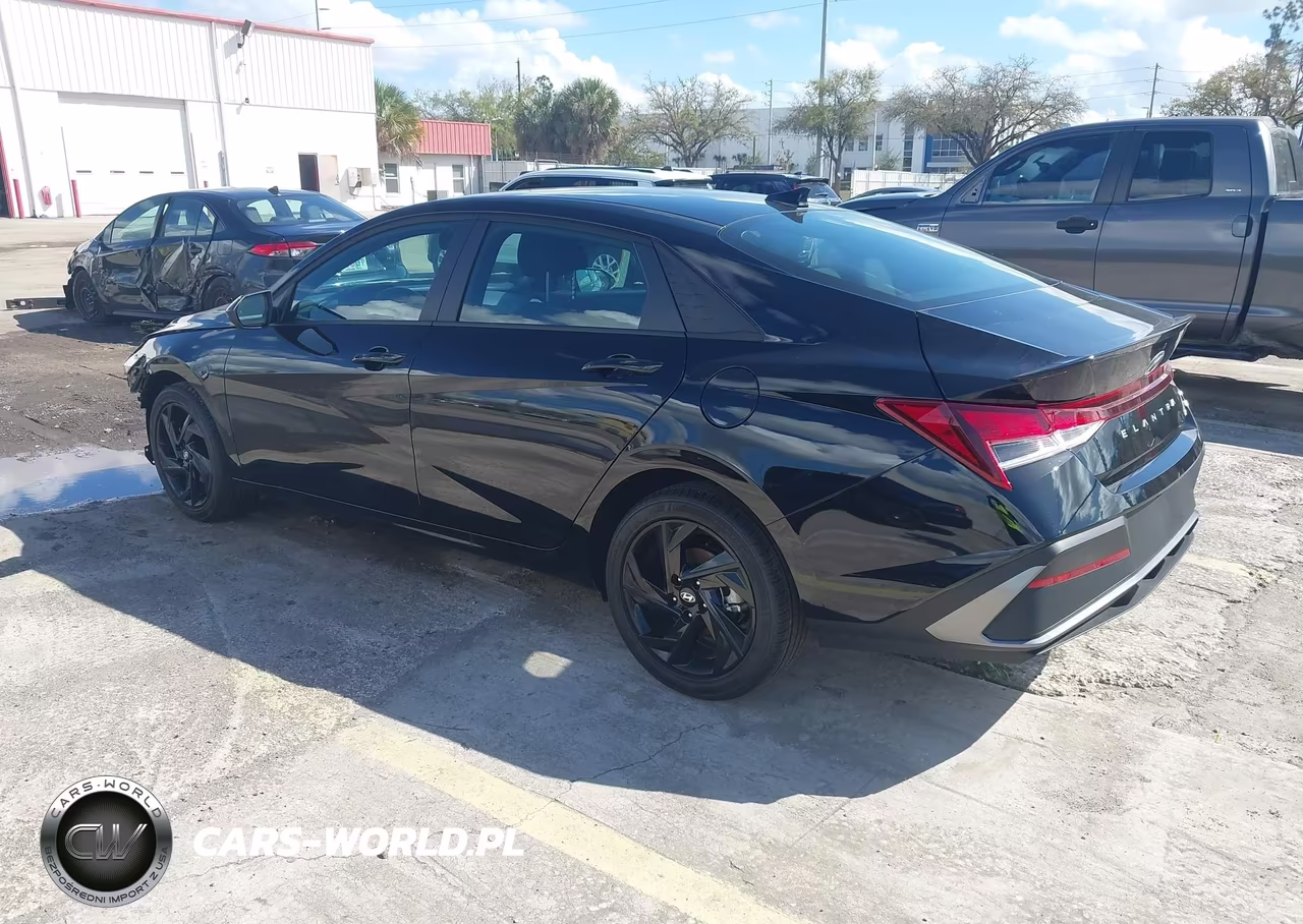 2026 Hyundai Elantra Sel Sport VIN:KMHLM4DG5TU106209 - 3