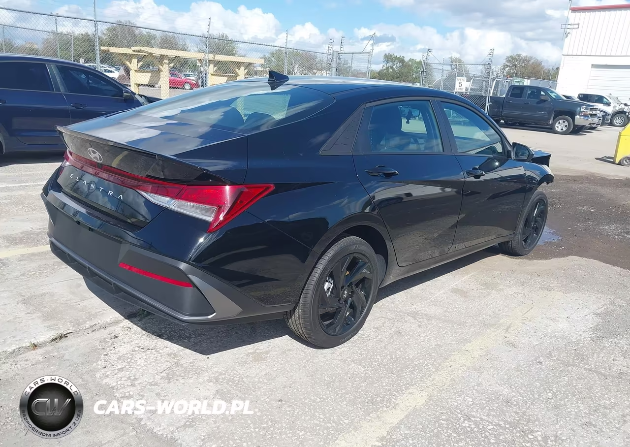 2026 Hyundai Elantra Sel Sport VIN:KMHLM4DG5TU106209 - 4