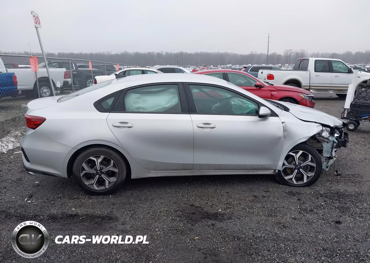 2021 Kia Forte Lxs VIN:3KPF24AD6ME327755 - 13