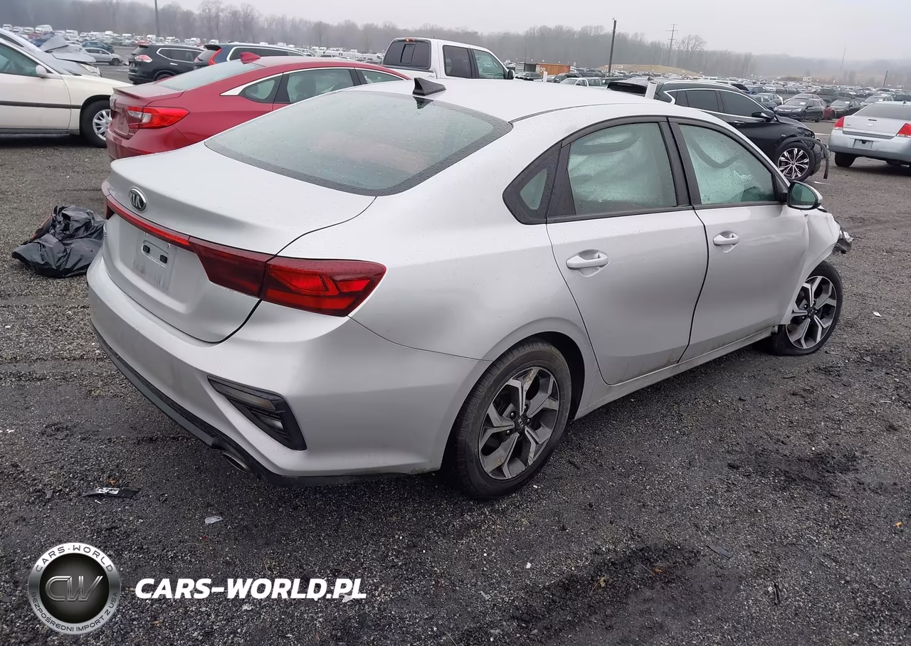 2021 Kia Forte Lxs VIN:3KPF24AD6ME327755 - 4