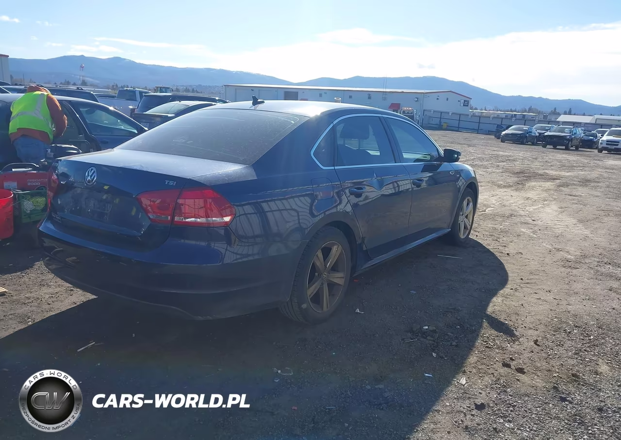 2015 Volkswagen Passat 1.8T Limited Edition VIN:1VWAT7A3XFC095362 - 4