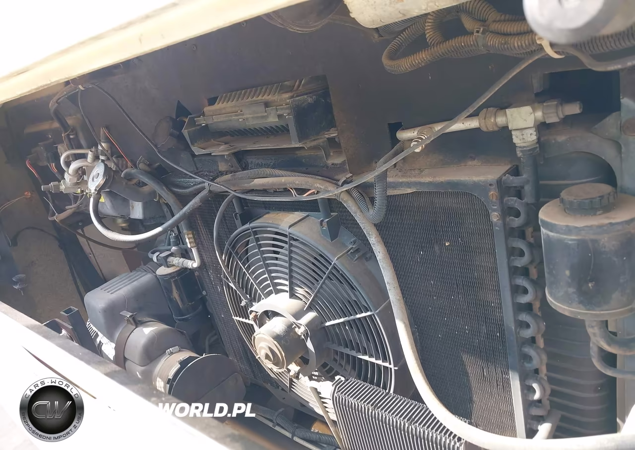 1997 Chevrolet P30 VIN:1GBLP37J2V3309651 - 10