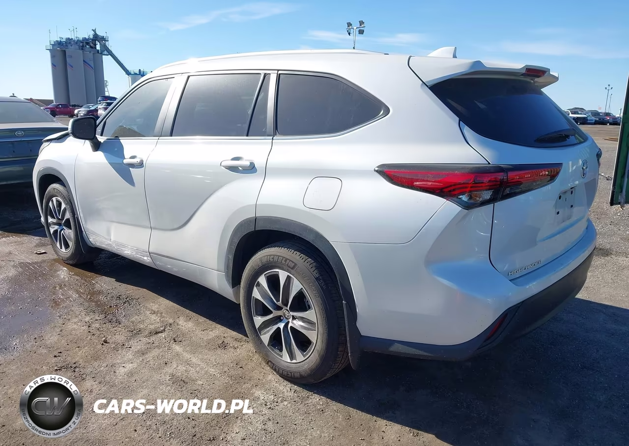 2023 Toyota Highlander Xle VIN:5TDKDRAH2PS519418 - 3