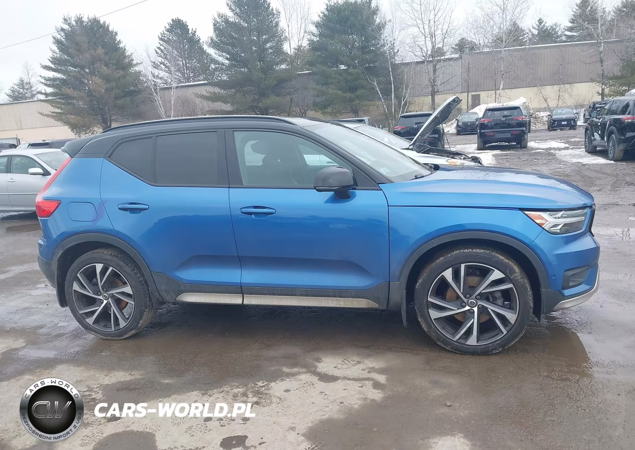 2019 Volvo Xc40 T5 R-Design VIN:YV4162UM0K2117612 - 13