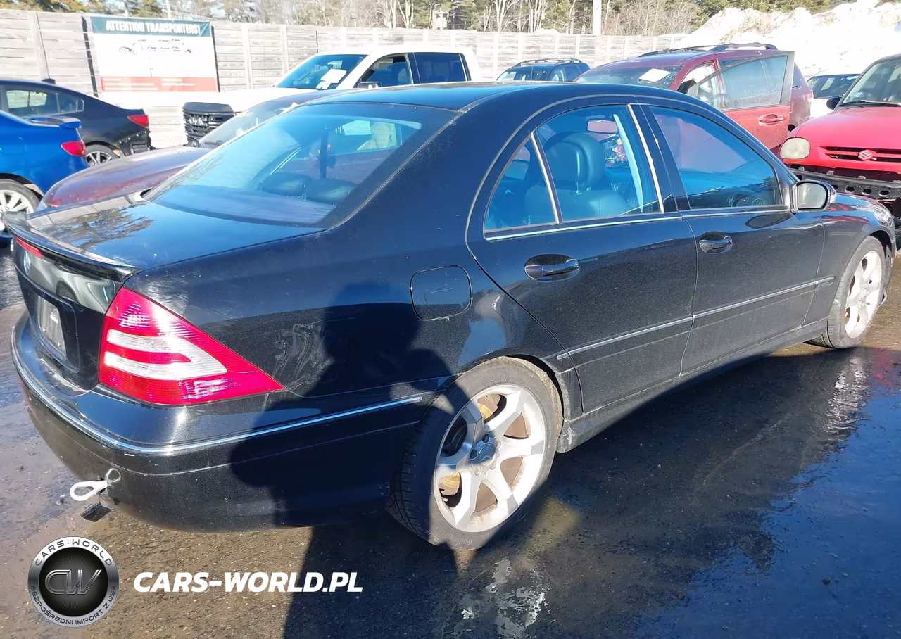 2007 Mercedes-Benz C 230 Sport VIN:WDBRF52H67F921957 - 4