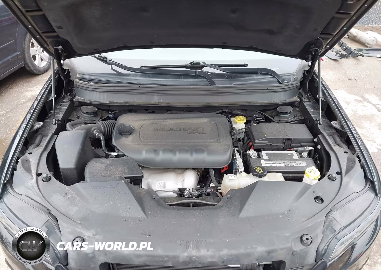 2019 Jeep Cherokee Latitude Plus 4X4 VIN:1C4PJMLB2KD398159 - 10