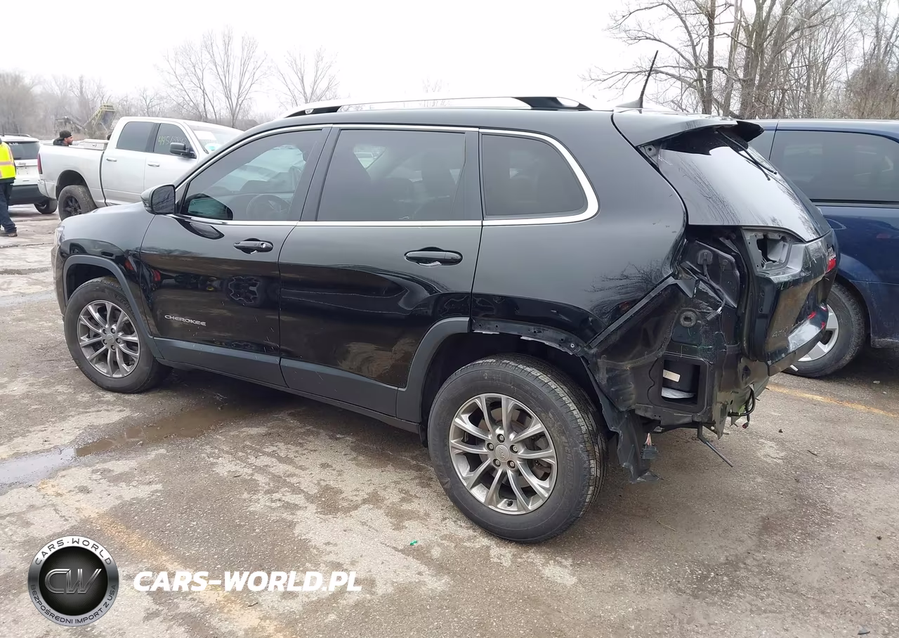 2019 Jeep Cherokee Latitude Plus 4X4 VIN:1C4PJMLB2KD398159 - 3