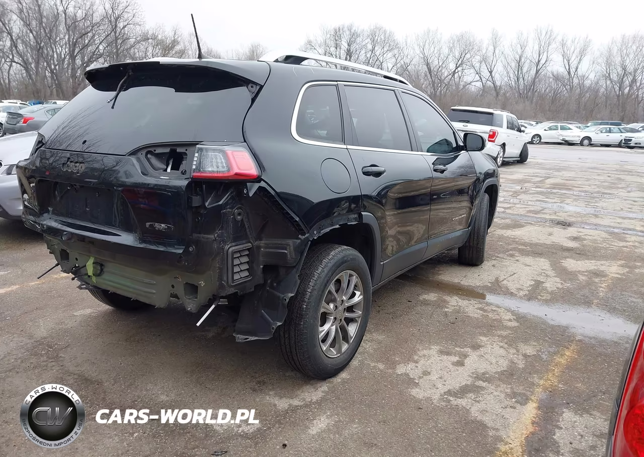 2019 Jeep Cherokee Latitude Plus 4X4 VIN:1C4PJMLB2KD398159 - 4