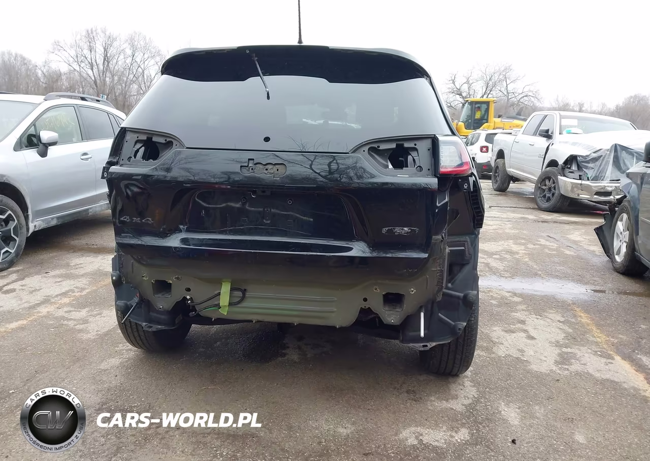 2019 Jeep Cherokee Latitude Plus 4X4 VIN:1C4PJMLB2KD398159 - 6