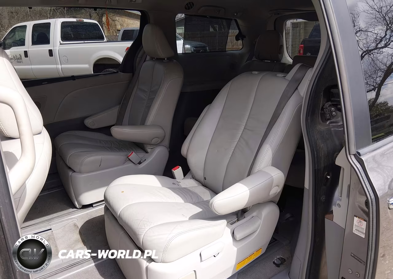 2011 Toyota Sienna Xle VIN:5TDDK3DC1BS005810 - 17