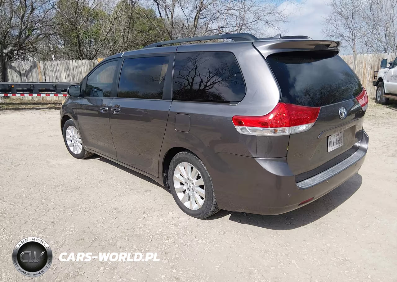 2011 Toyota Sienna Xle VIN:5TDDK3DC1BS005810 - 3