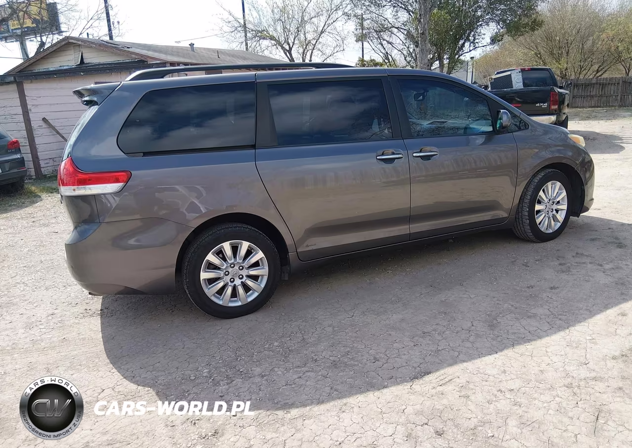 2011 Toyota Sienna Xle VIN:5TDDK3DC1BS005810 - 4