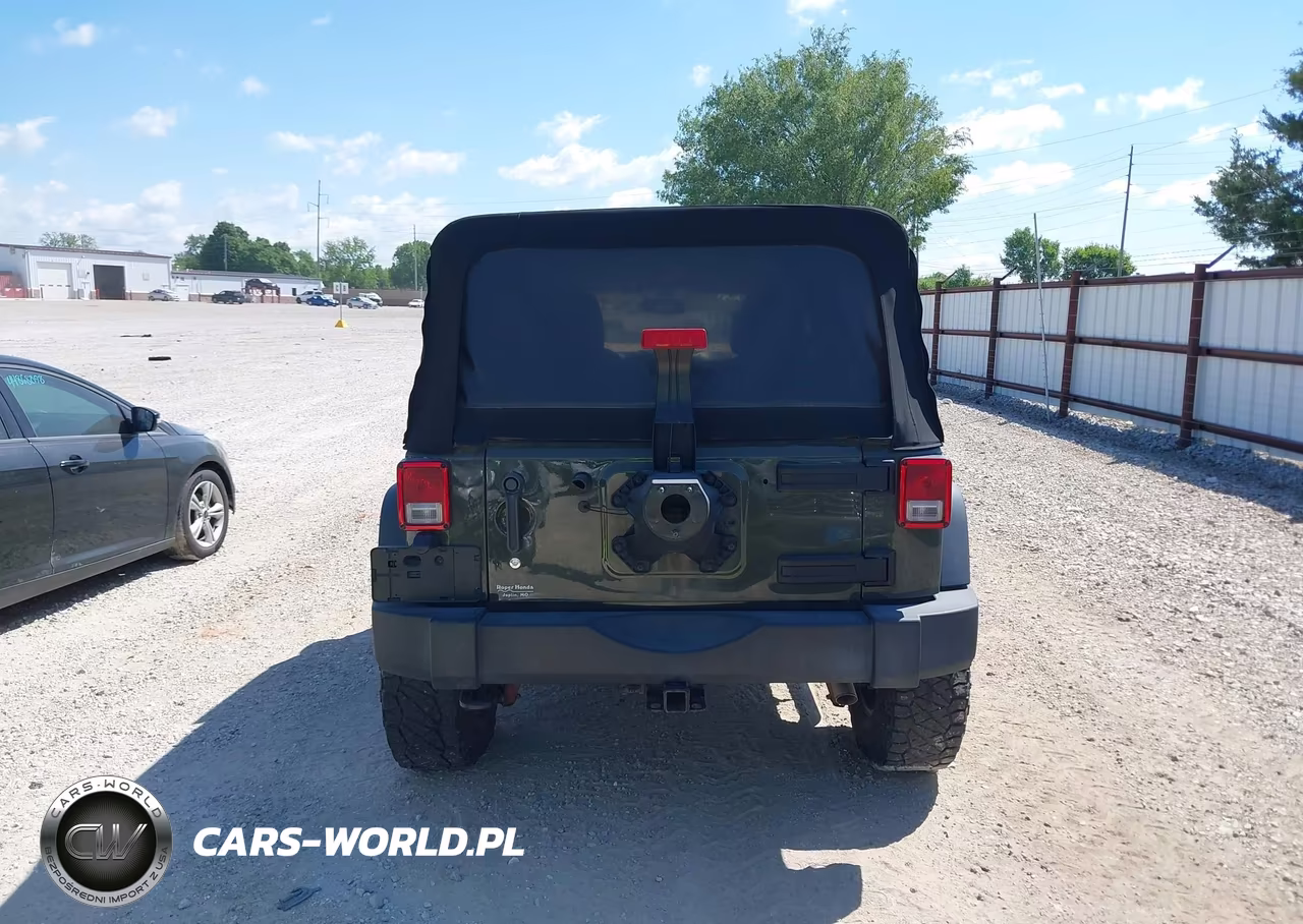2015 Jeep Wrangler Unlimited Rubicon VIN:1C4BJWFG1FL777064 - 16