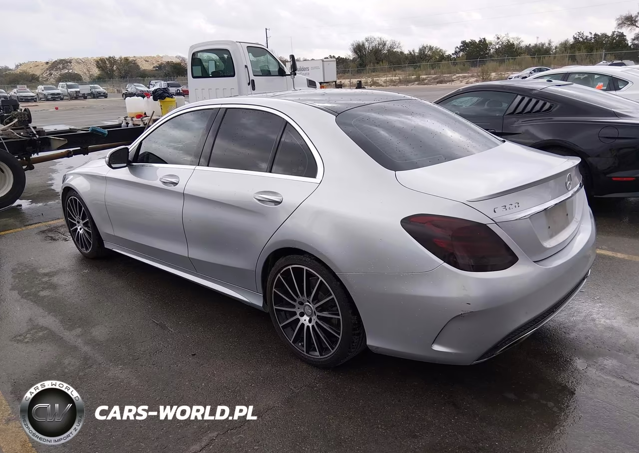 2015 Mercedes-Benz C 300 Sport VIN:55SWF4JB0FU067996 - 3