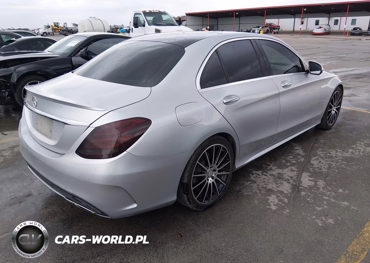 2015 Mercedes-Benz C 300 Sport VIN:55SWF4JB0FU067996 - 4