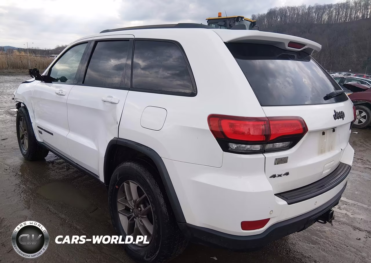 2016 Jeep Grand Cherokee 75Th Anniversary VIN:1C4RJFAG2GC506134 - 3