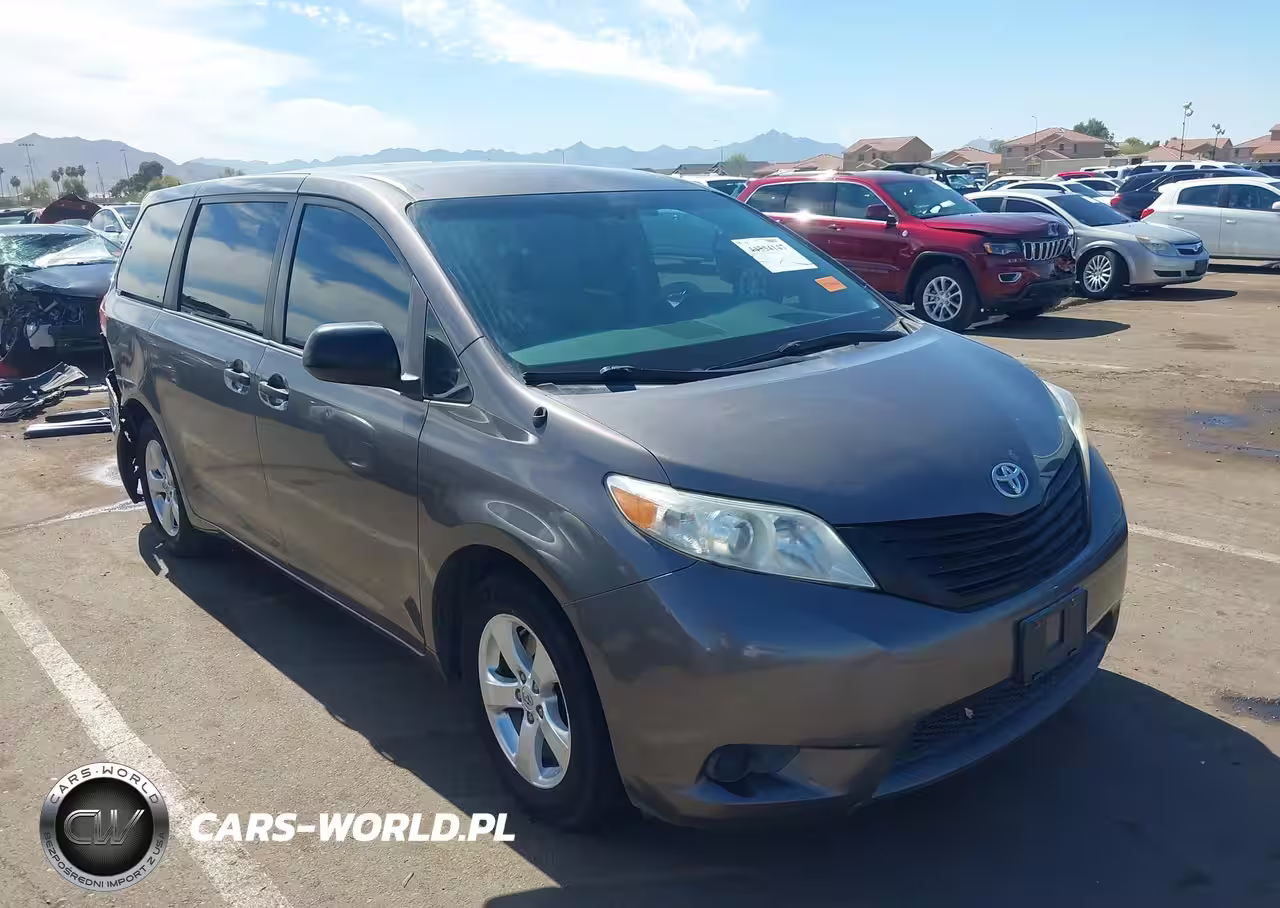 2014 Toyota Sienna L V6 7 Passenger