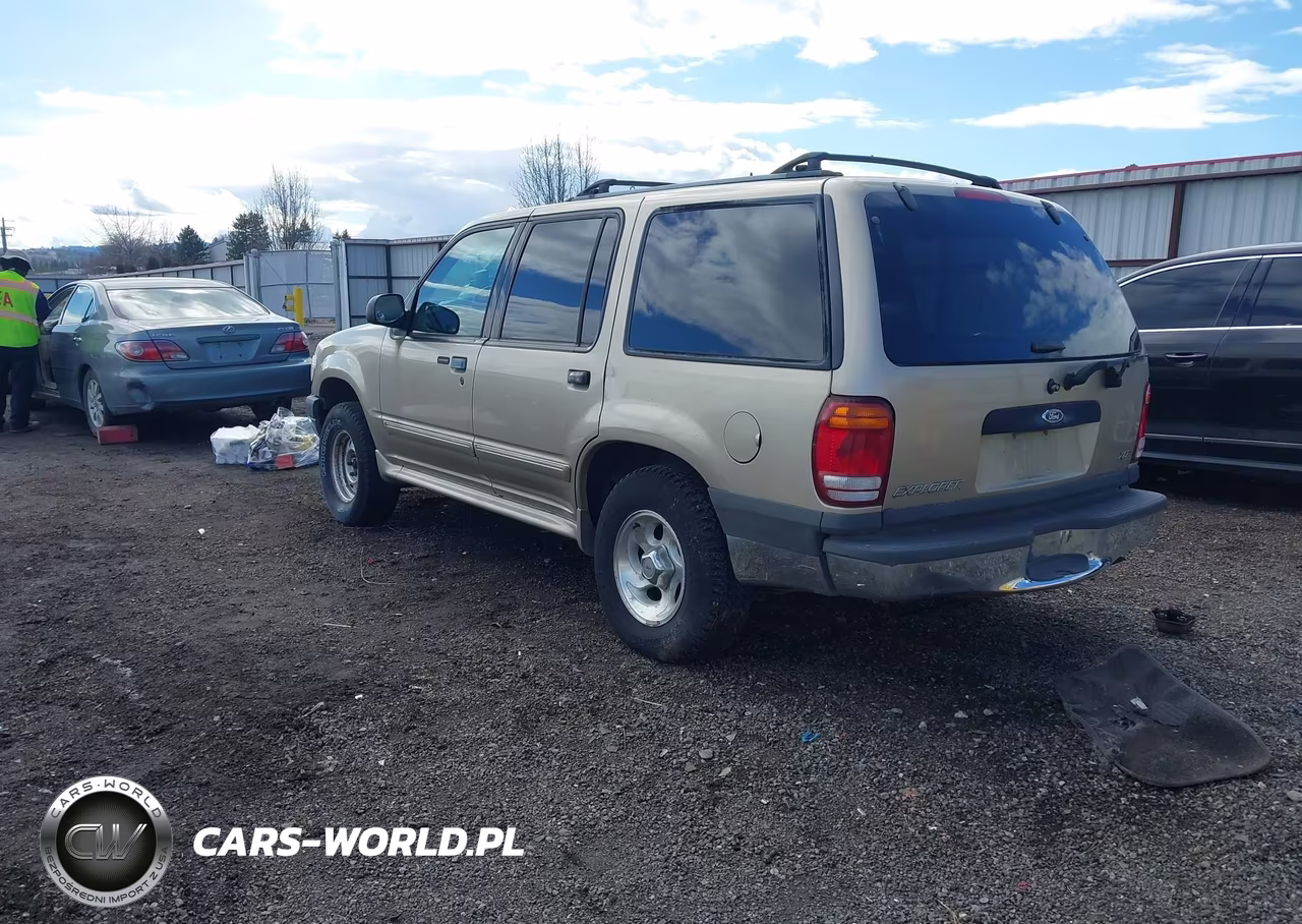 2000 Ford Explorer Xlt VIN:1FMZU73X2YUB38829 - 3