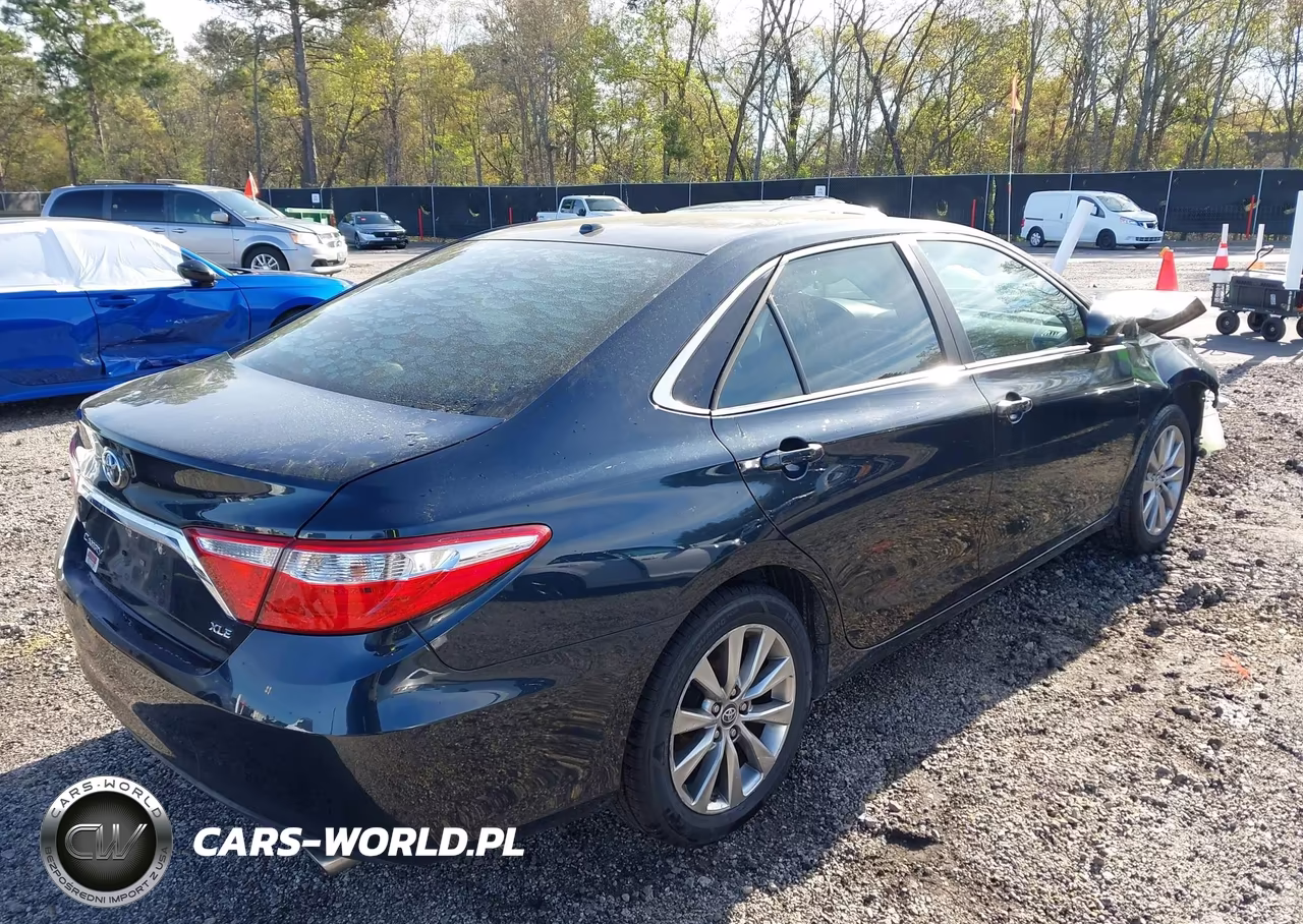 2017 Toyota Camry Xle VIN:4T1BF1FK0HU797968 - 4