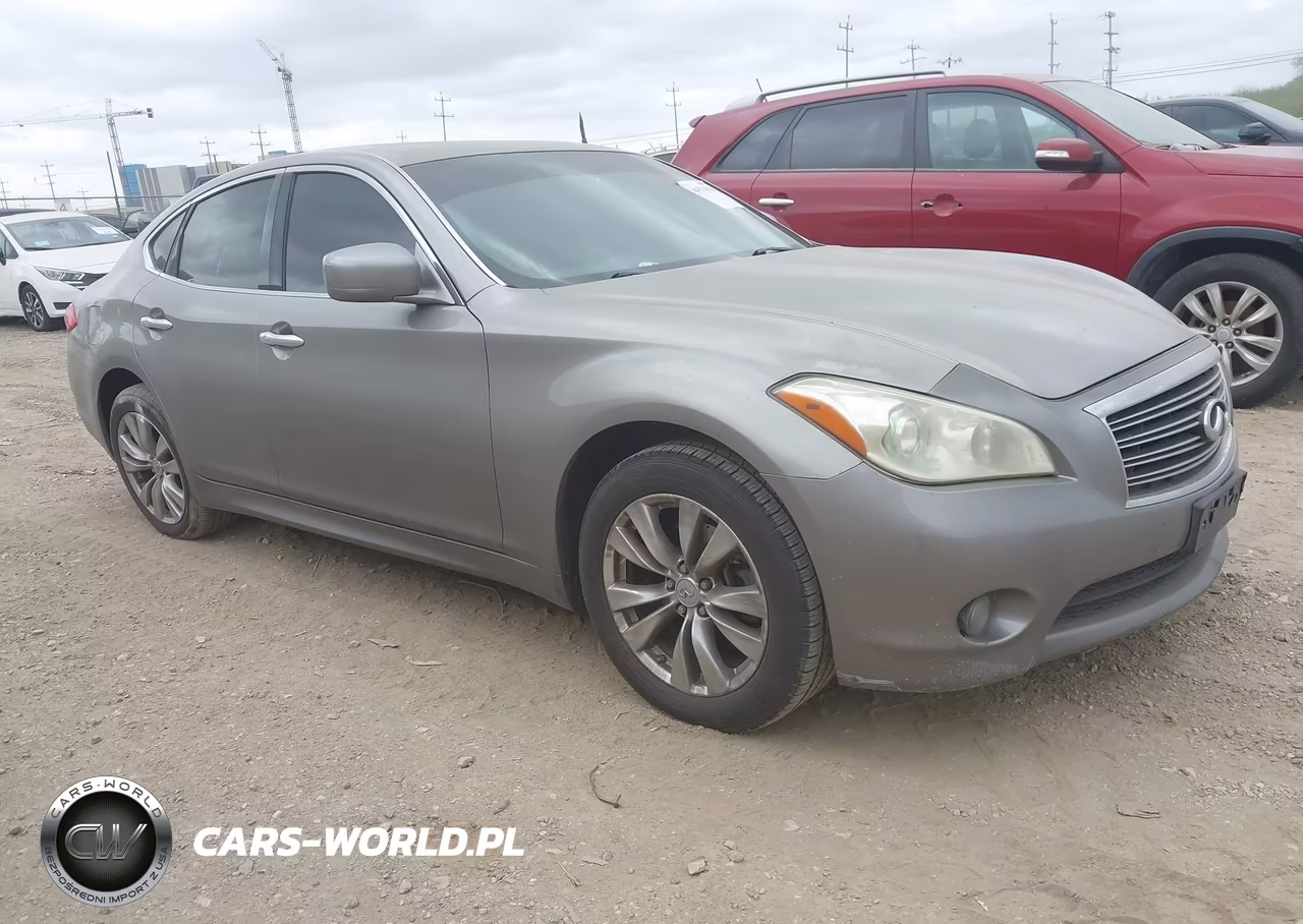 2012 Infiniti M37