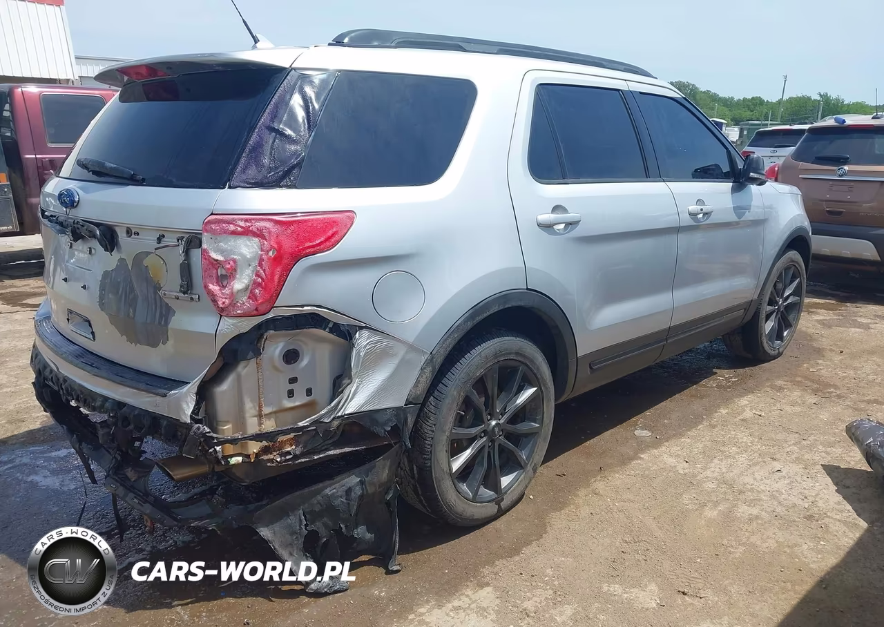 2018 Ford Explorer Xlt VIN:1FM5K7DH2JGC41121 - 4