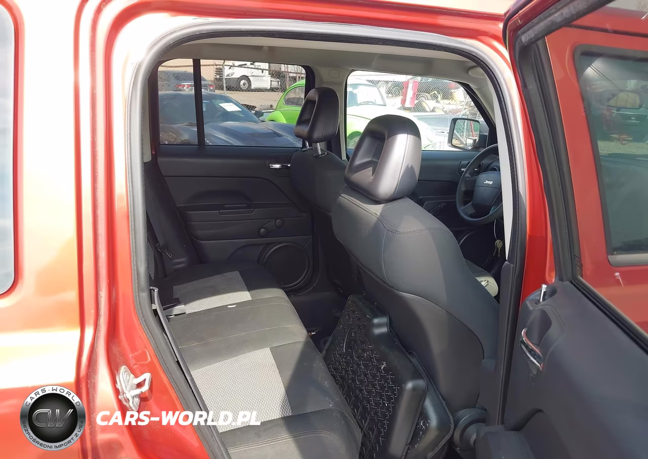 2009 Jeep Patriot Sport VIN:1J4FT28B29D194677 - 8