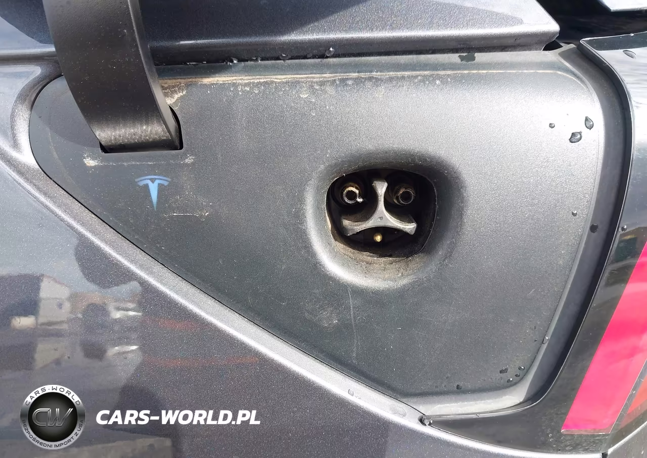 2023 Tesla Model Y Awd-Long Range Dual Motor All-Wheel Drive VIN:7SAYGDEE8PF638442 - 18
