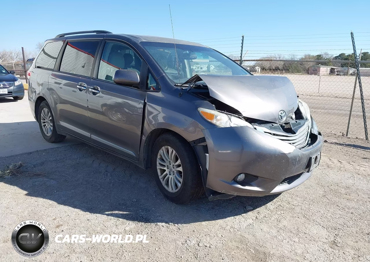 2014 Toyota Sienna Xle V6 8 Passenger