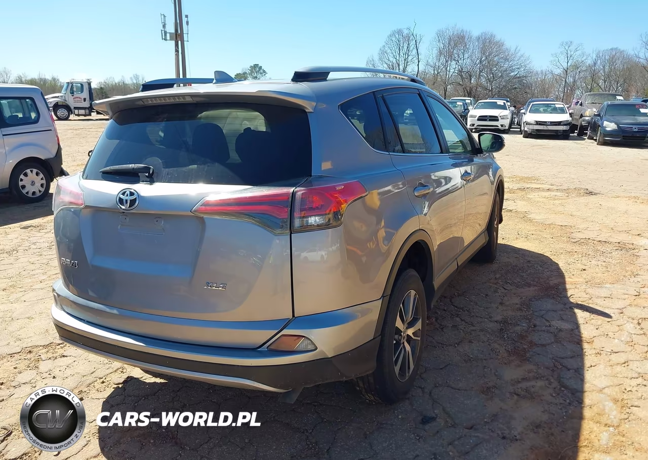 2018 Toyota Rav4 Xle VIN:JTMWFREV6JD127007 - 4