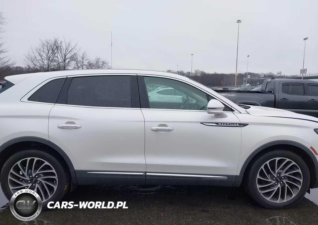2019 Lincoln Nautilus Reserve VIN:2LMPJ8L95KBL16838 - 13