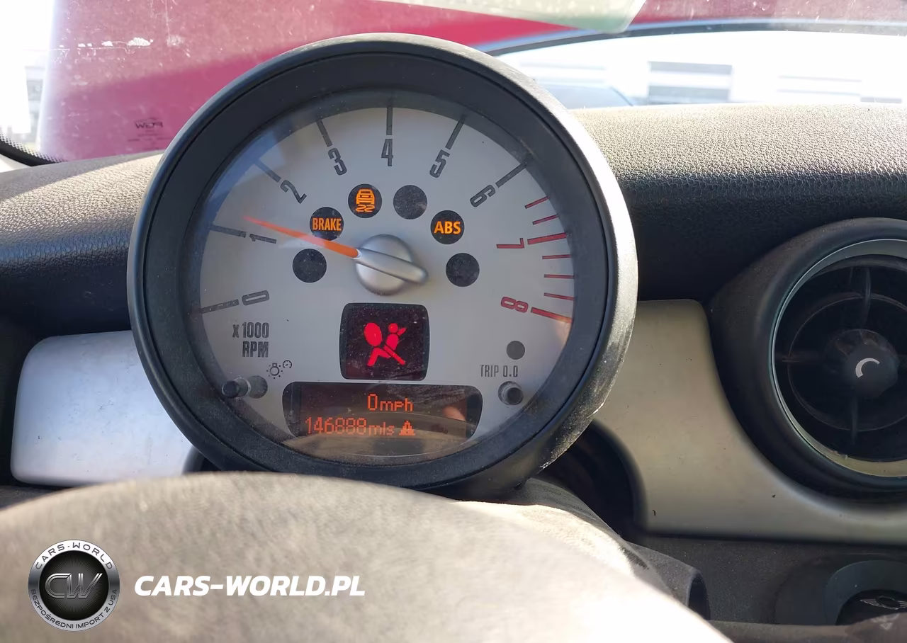 2012 Mini Cooper VIN:WMWSU3C5XCT185843 - 7