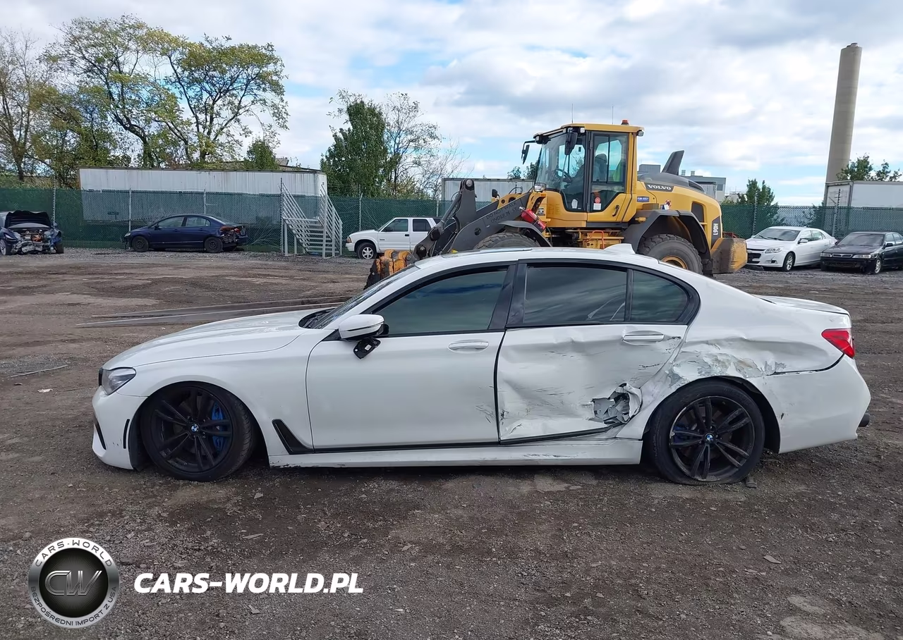 2016 BMW 750I xDrive VIN:WBA7B0C57GG526785 - 14