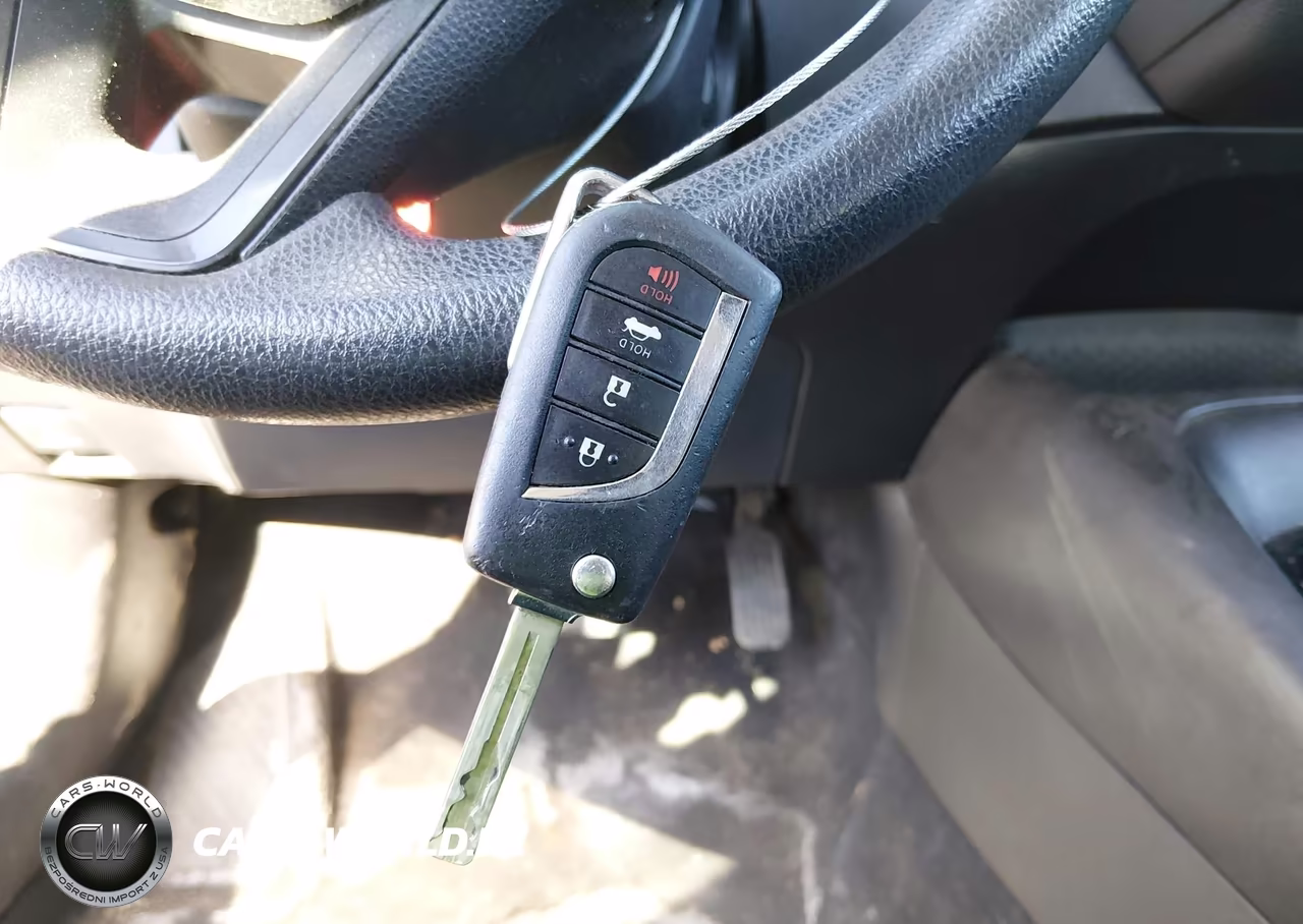 2021 Toyota Corolla Le VIN:5YFEPMAEXMP241904 - 11