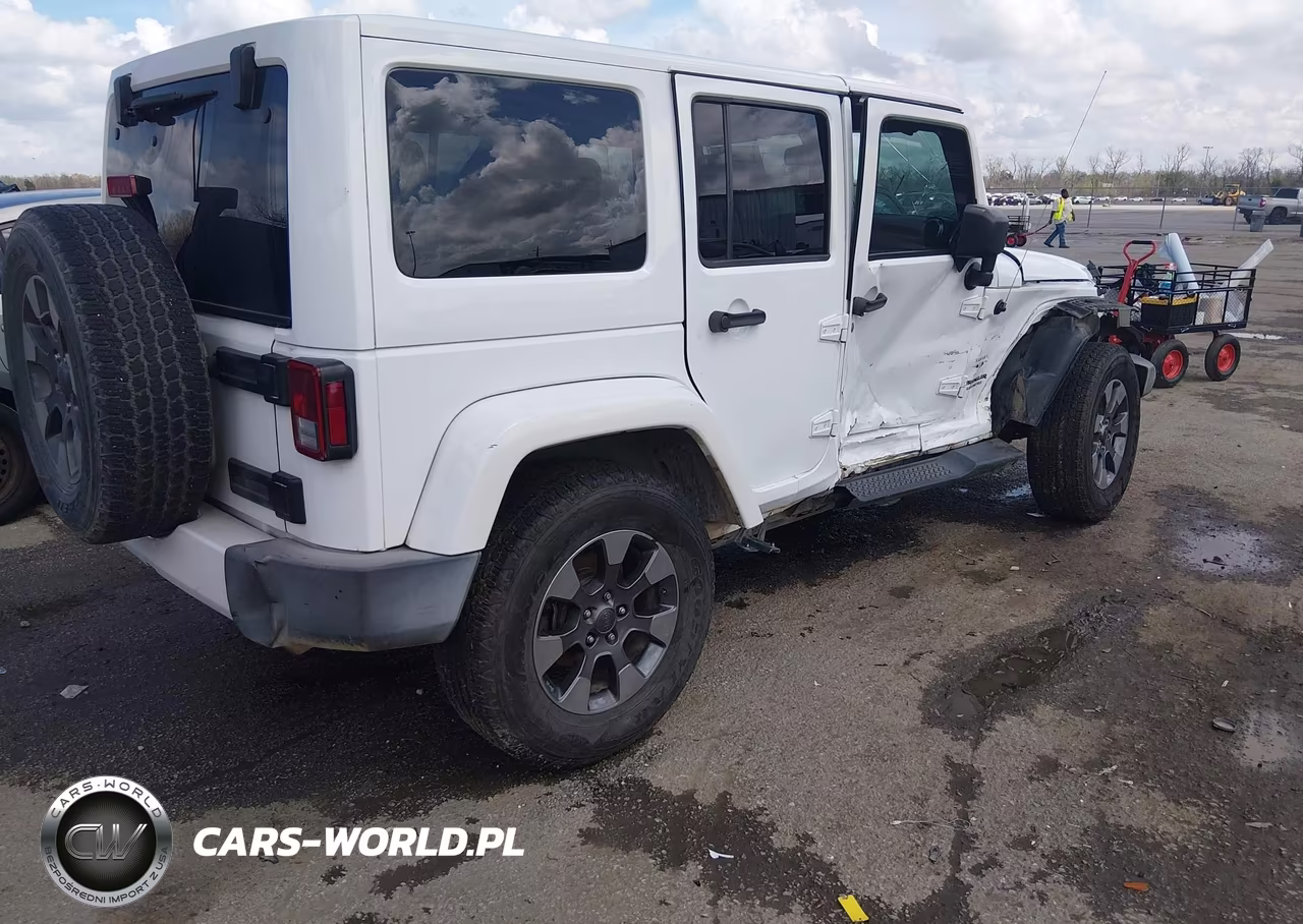 2016 Jeep Wrangler Unlimited Sahara VIN:1C4HJWEG9GL216883 - 4