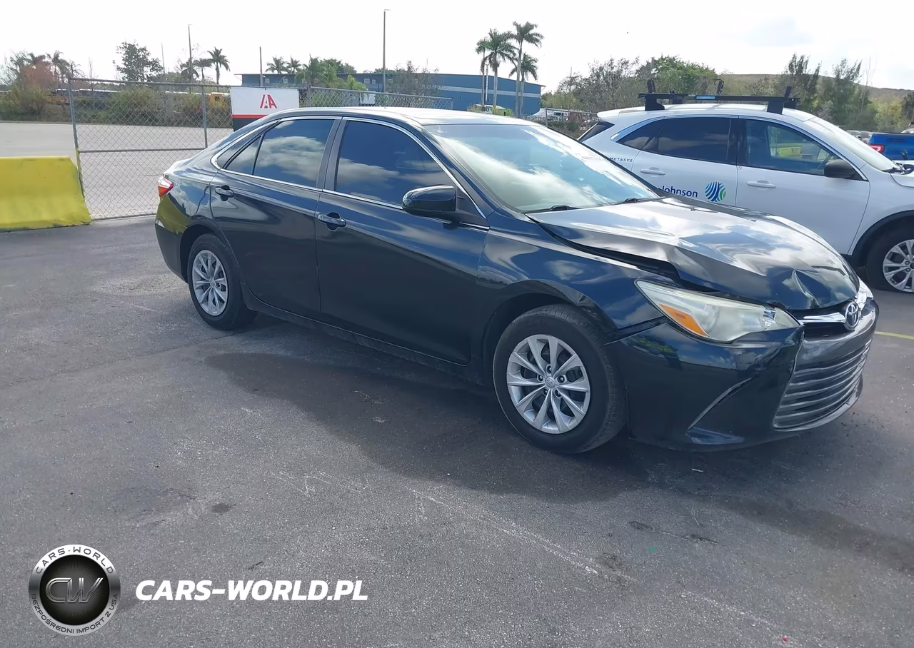 2017 TOYOTA CAMRY LE – zdjęcie 1 z 16