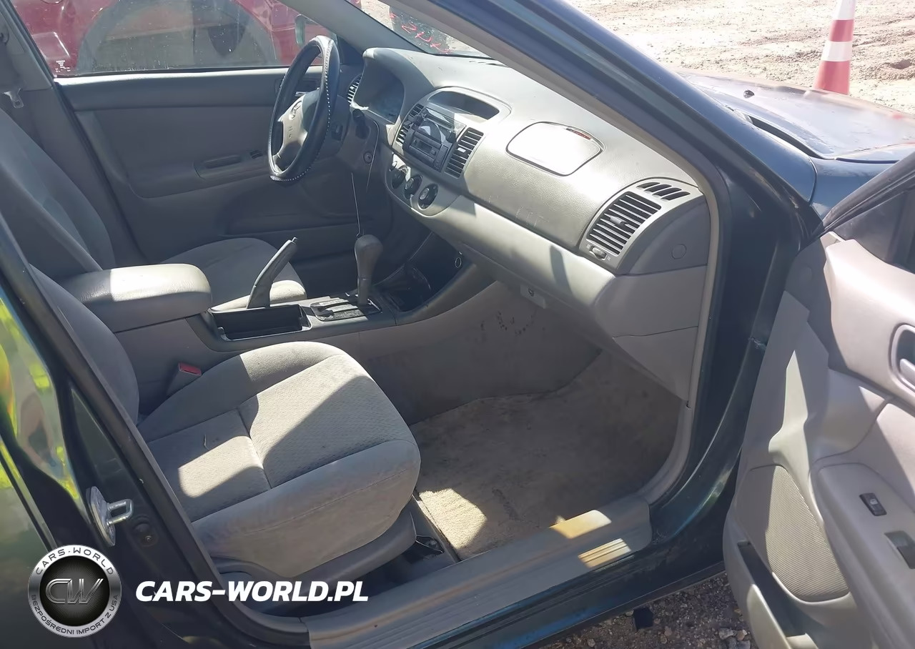 2003 Toyota Camry Le VIN:4T1BE32K03U656802 - 5