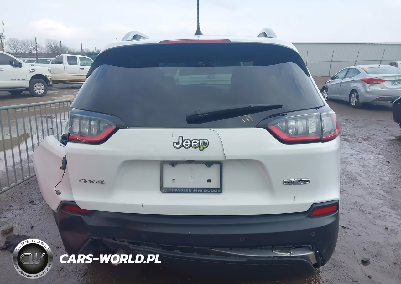 2019 Jeep Cherokee Latitude Plus 4X4 VIN:1C4PJMLBXKD474940 - 17